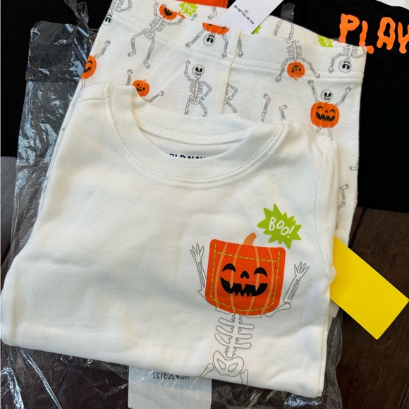 NEW 3T Halloween wear - Picture 2 of 4